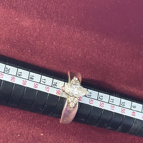 Elegant Silver Ring with Clear Stones - Picture 2 of 8